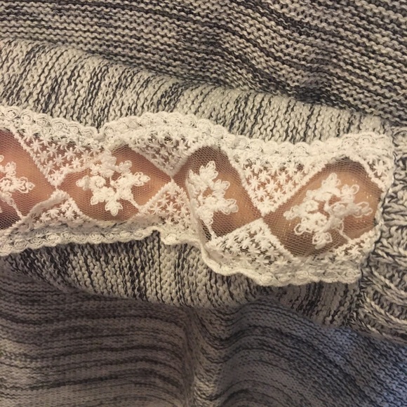 Live & Piper by Vanity Sweater - Picture 4 of 7